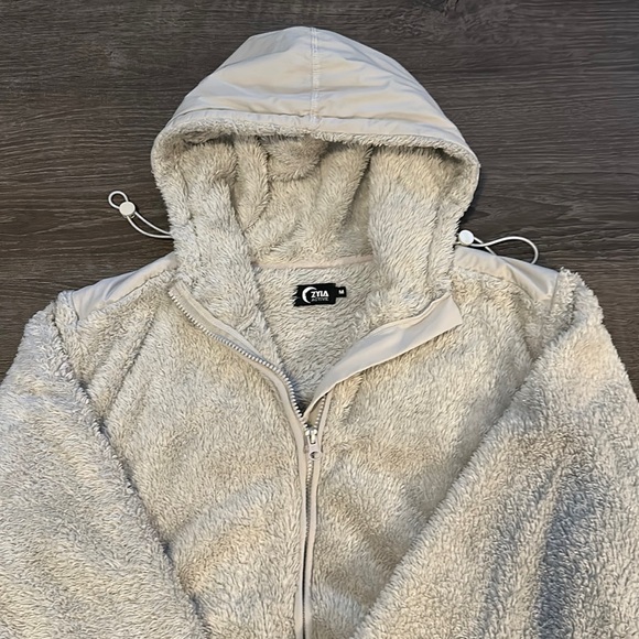 ZYIA Tops - ZYIA Active fleece jacket size medium